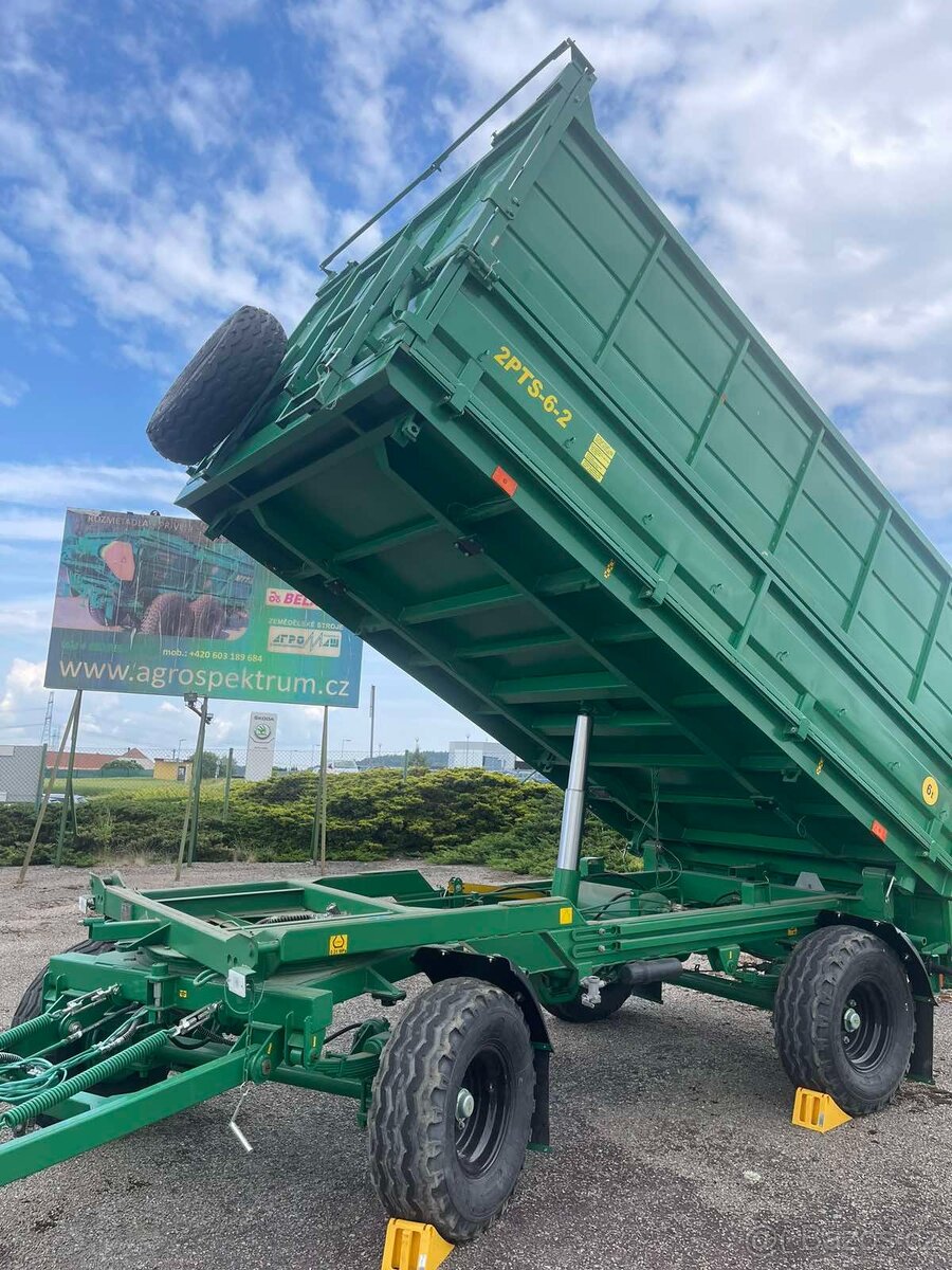 Traktorovy vlek,navěs, přívěs, (sklopení try strany) Belarus - 2