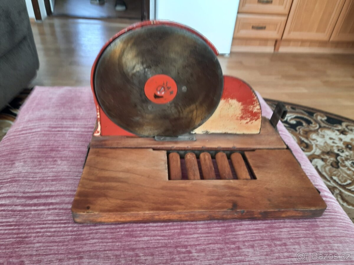 Retro kráječ na chleba - 2