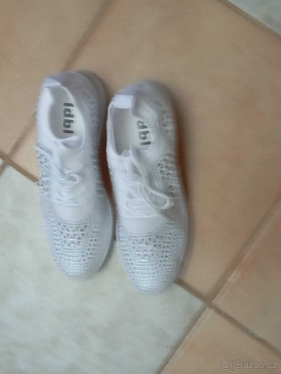 Prodám nové boty velikost 43 - 2