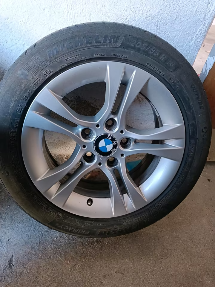 alu BMW E90 205/55R16, letní pneu - 2