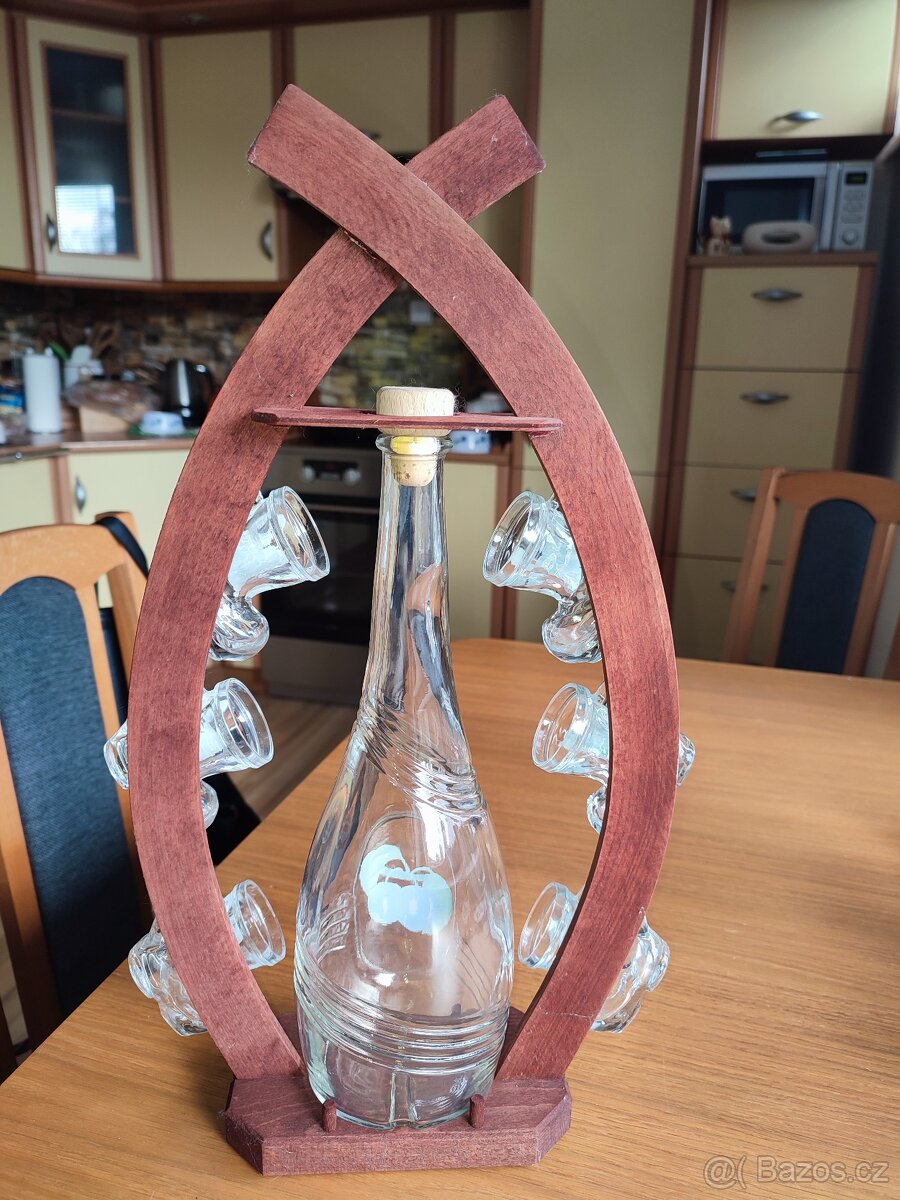 Ozdobná láhev se sklenkami - 2