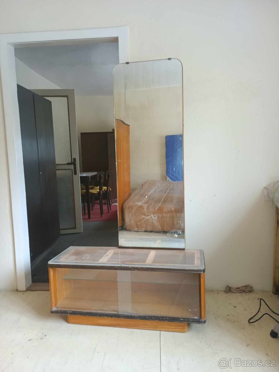 Starší skříně - 2