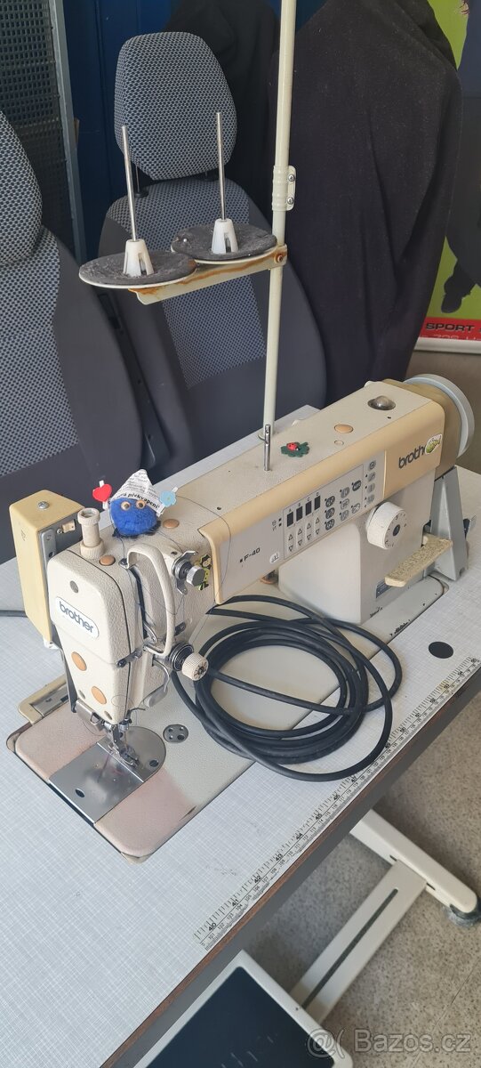 Průmyslový šicí stroj - 2