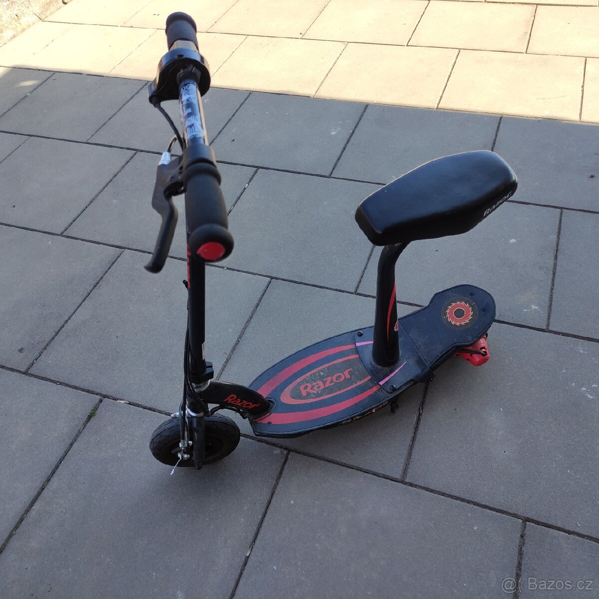 elektrická koloběžka Razor Power Core E90. - 2