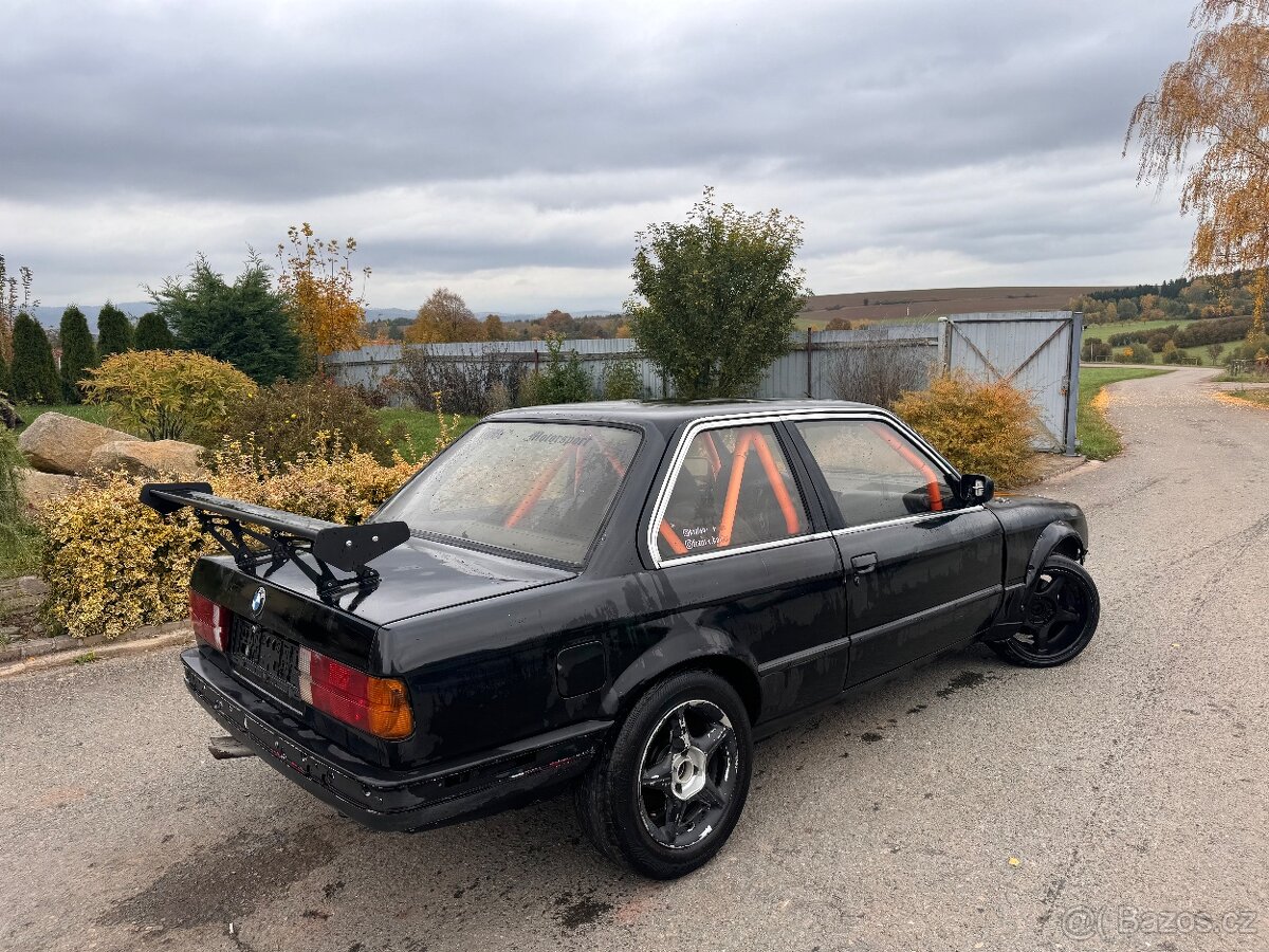 Bmw e30 2.5i drift car - 2