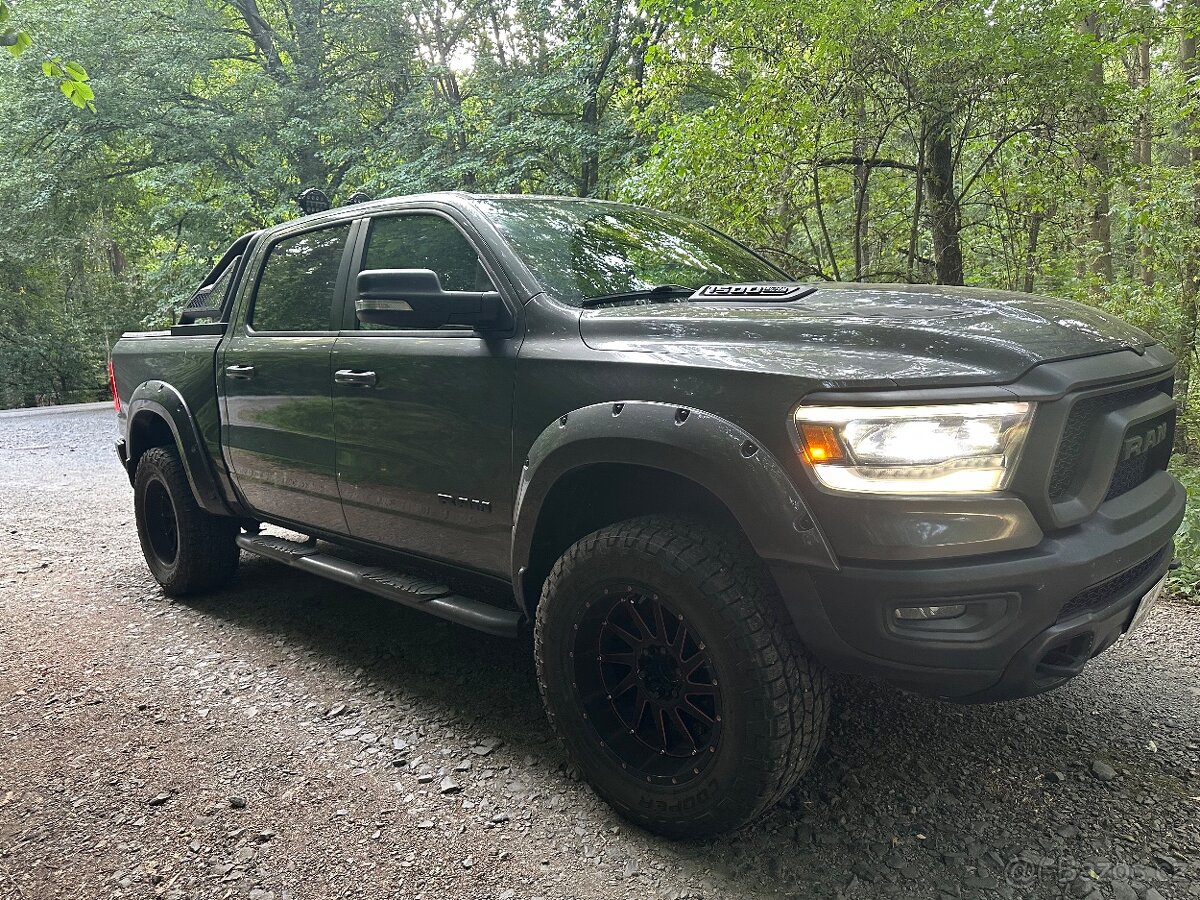 Dodge ram 1500 REBEL - 2