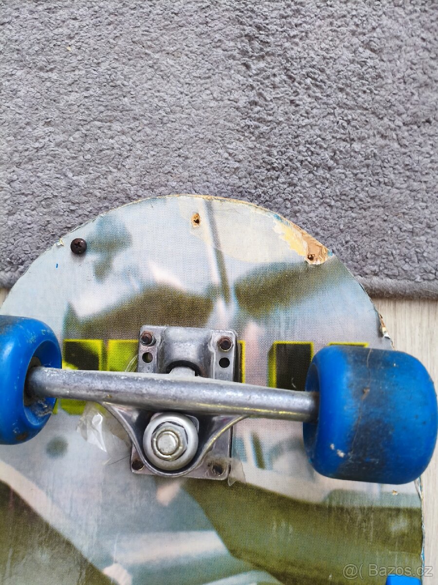 Daruji starší skateboard - 2