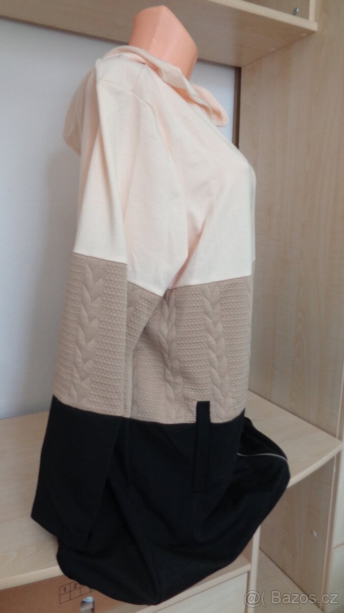 Mikina vel.přibl.50 NOVÁ - 2