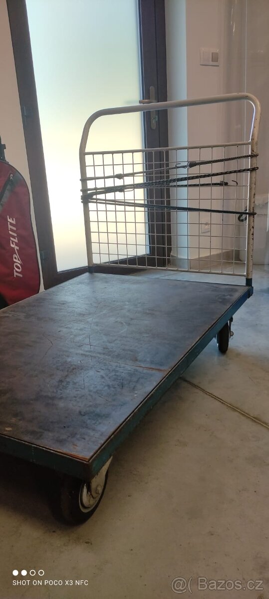 Manipulační plošinový vozík - 2