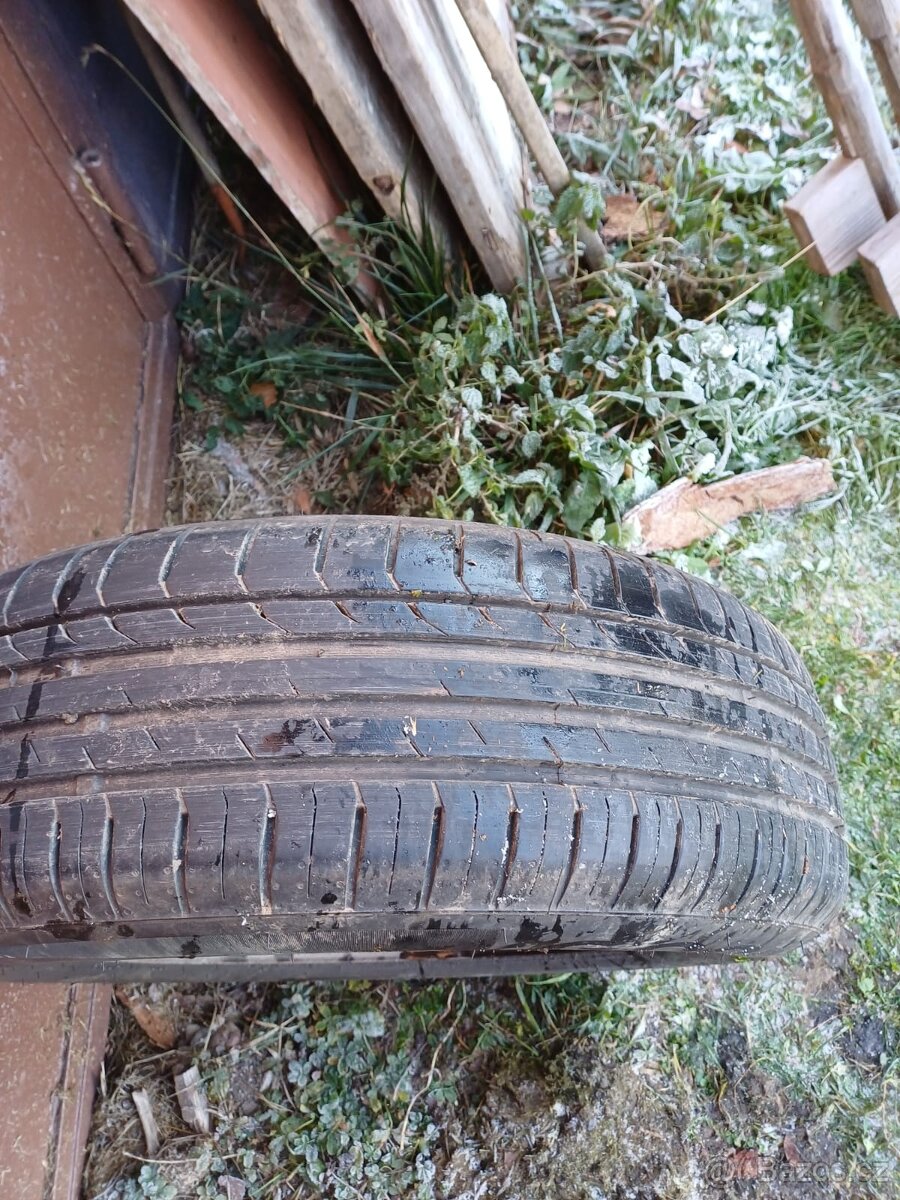 Prodám letní pneumatiky včetně disků - 2