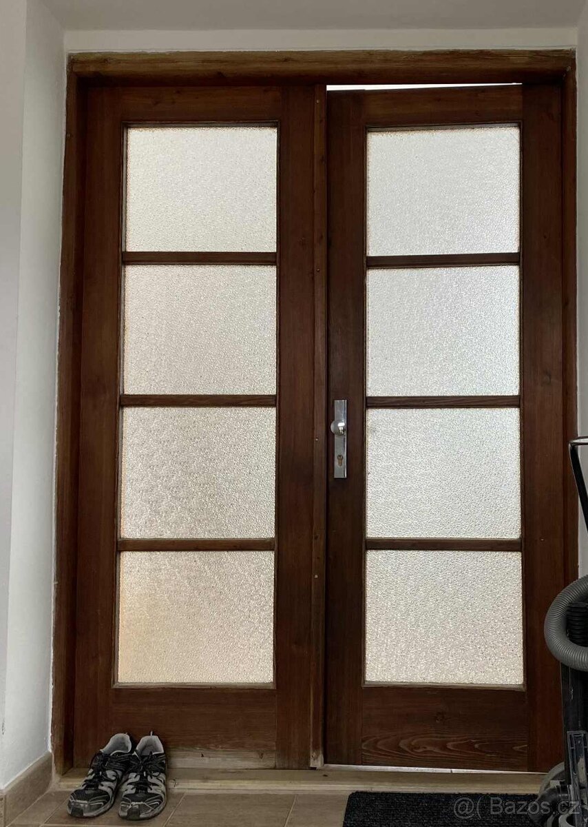 Masivní dvoukřídlé dveře 140cm - 2