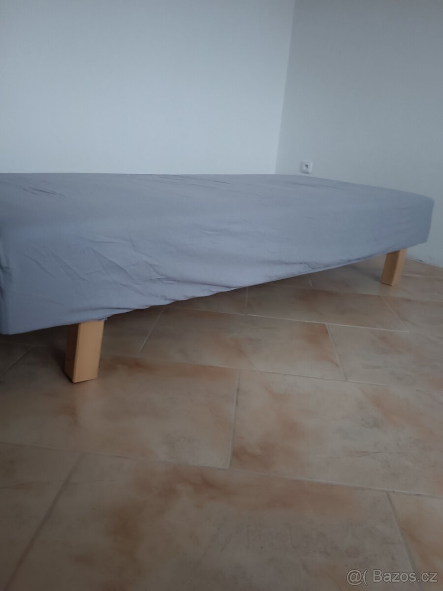 Valenda od IKEA (již není v prodeji v obchodě). - 2