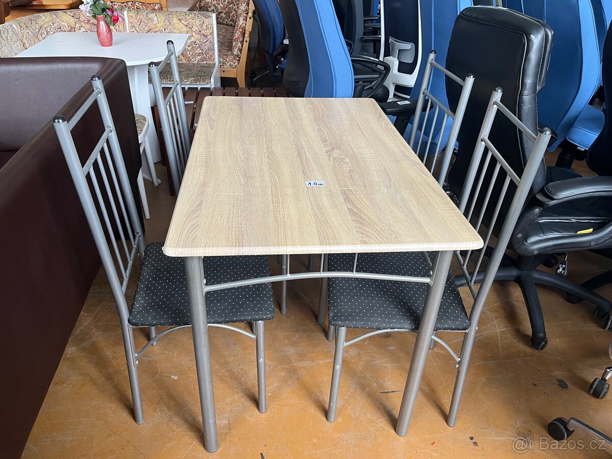 Jídelní stůl se židlemi - 2