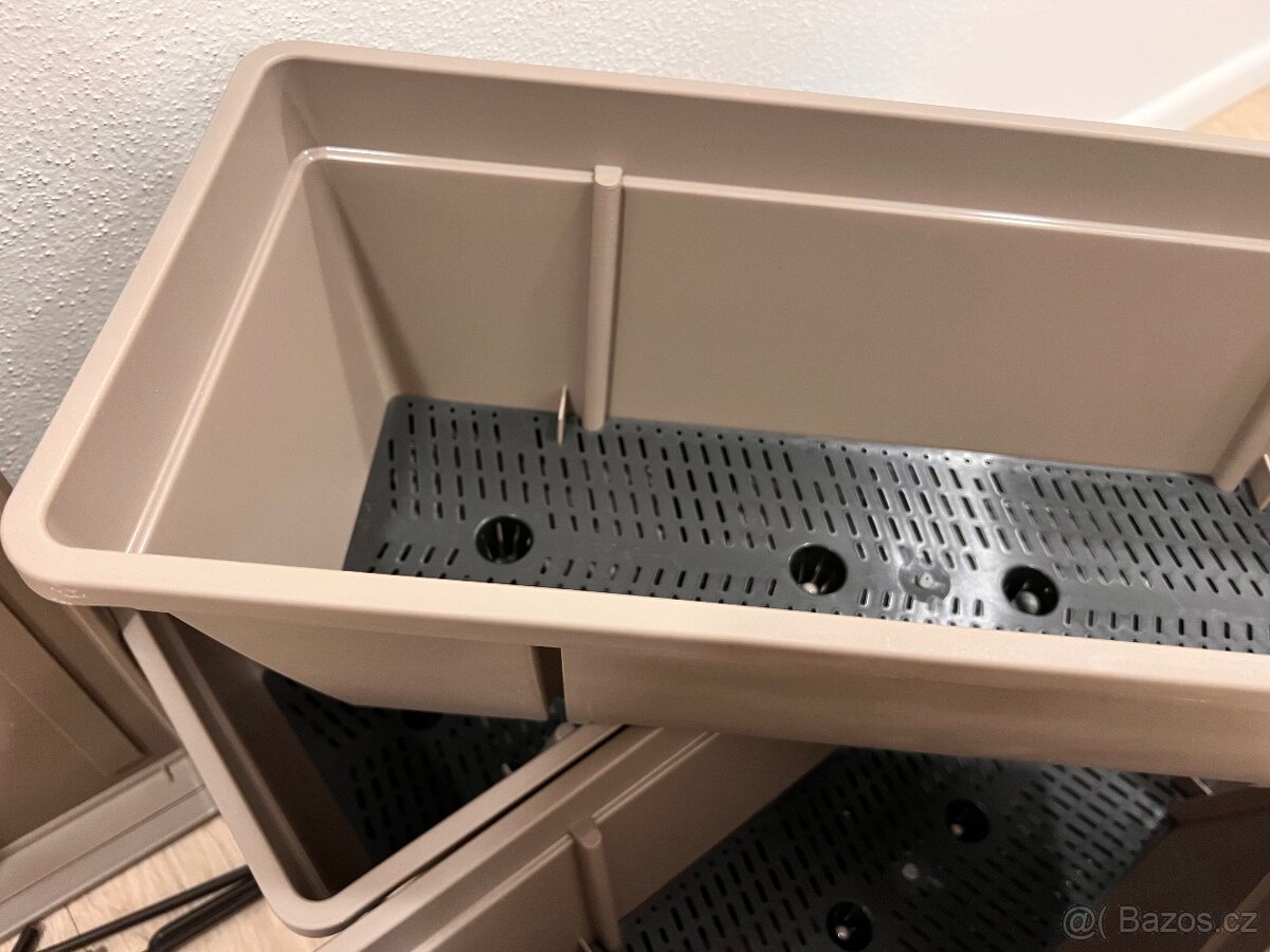 Květináče na zavěšení - 2