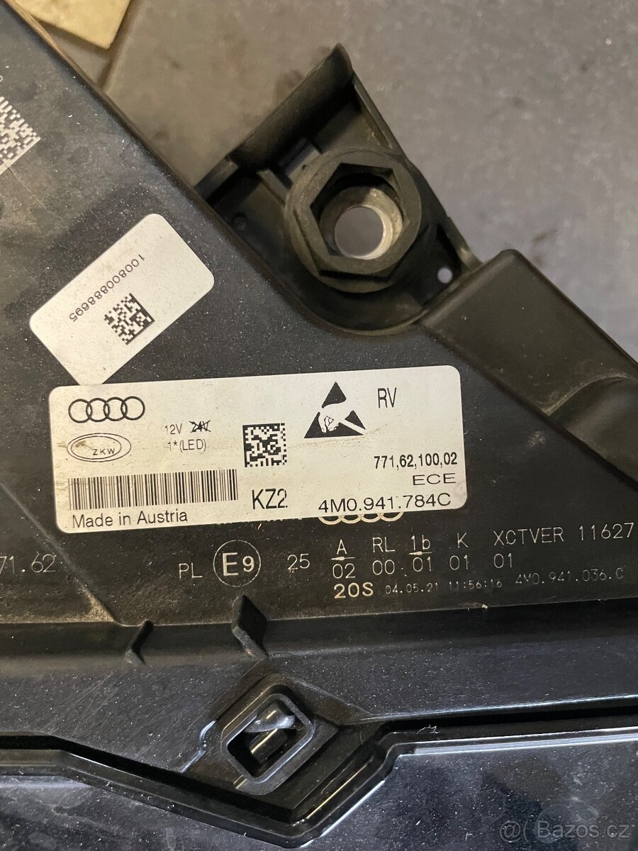 Audi Q7 2019 4M0 941 784 C - 2