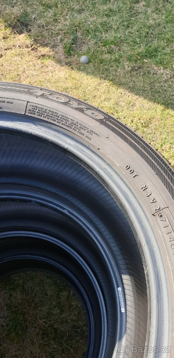 Pneu 215/50 R18 - 2
