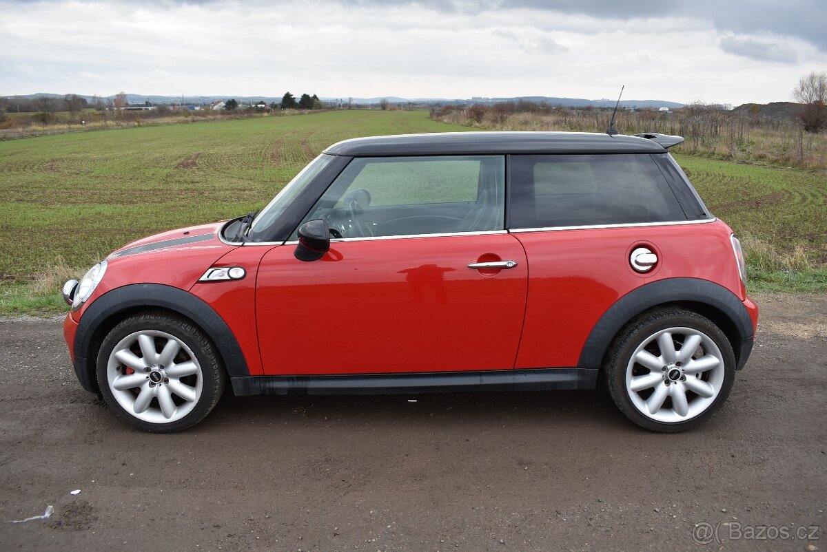 MINI COOPER S 158.702 KM,PO ROZVODECH,KŮŽE,NAVI,VÝH.SEDAČEK - 2