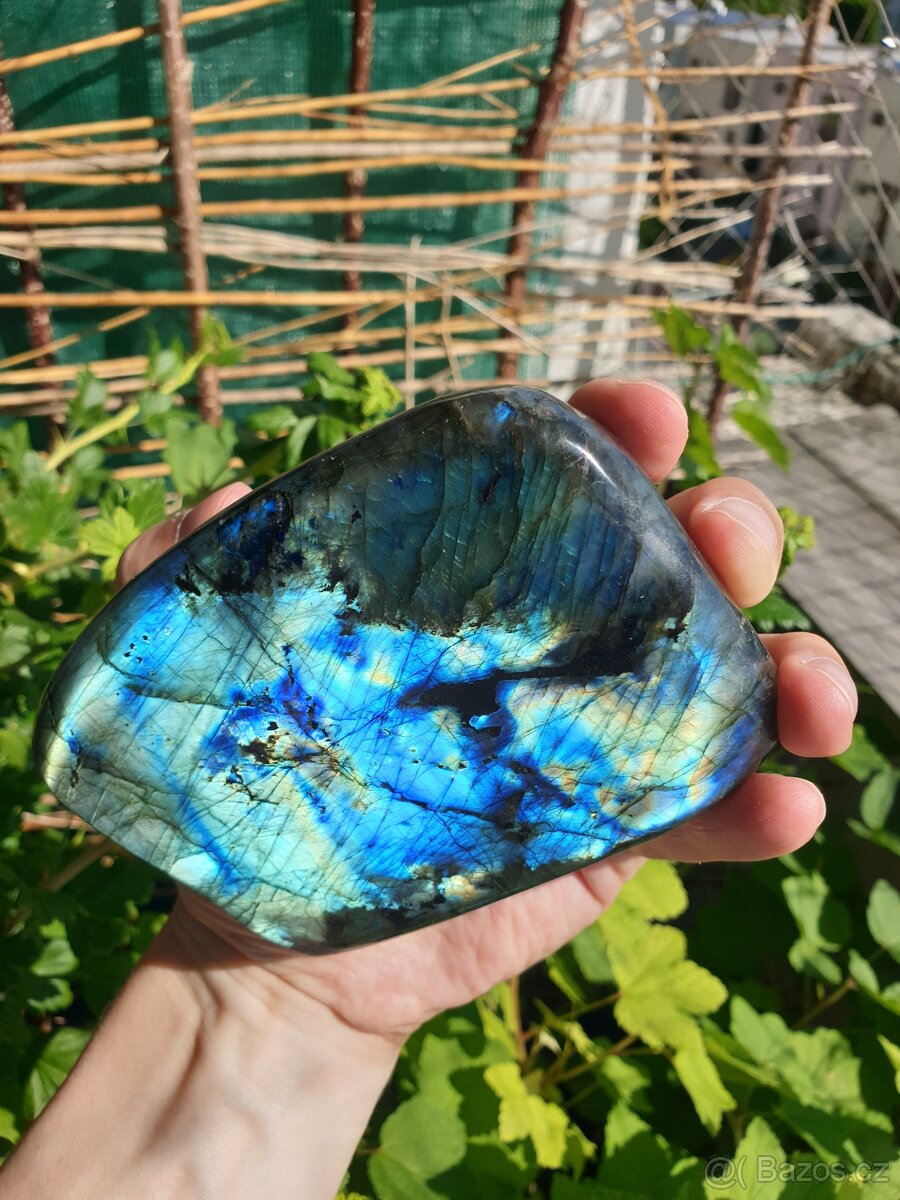 Labradorit - přes 0,9 Kg (modrý speciál) - 2