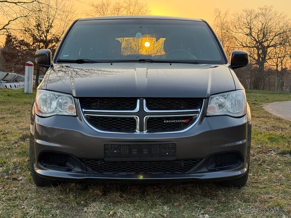 Dodge Grand Caravan - 2