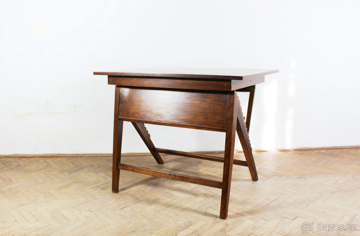 modernistický stul - 2