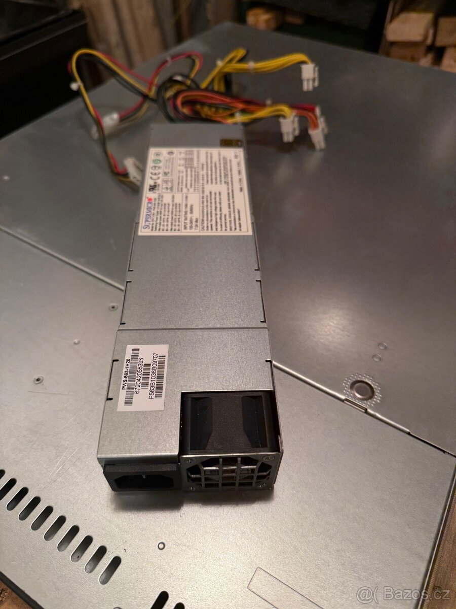 Zdroje Supermicro - 2