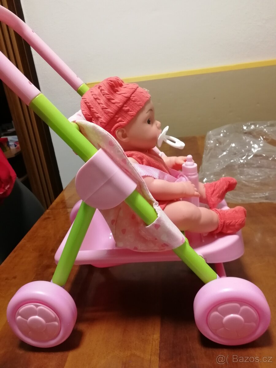 Kočárek s panenkou - 2