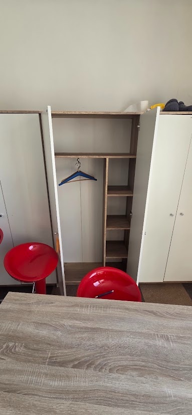 Šatní skříň - 2