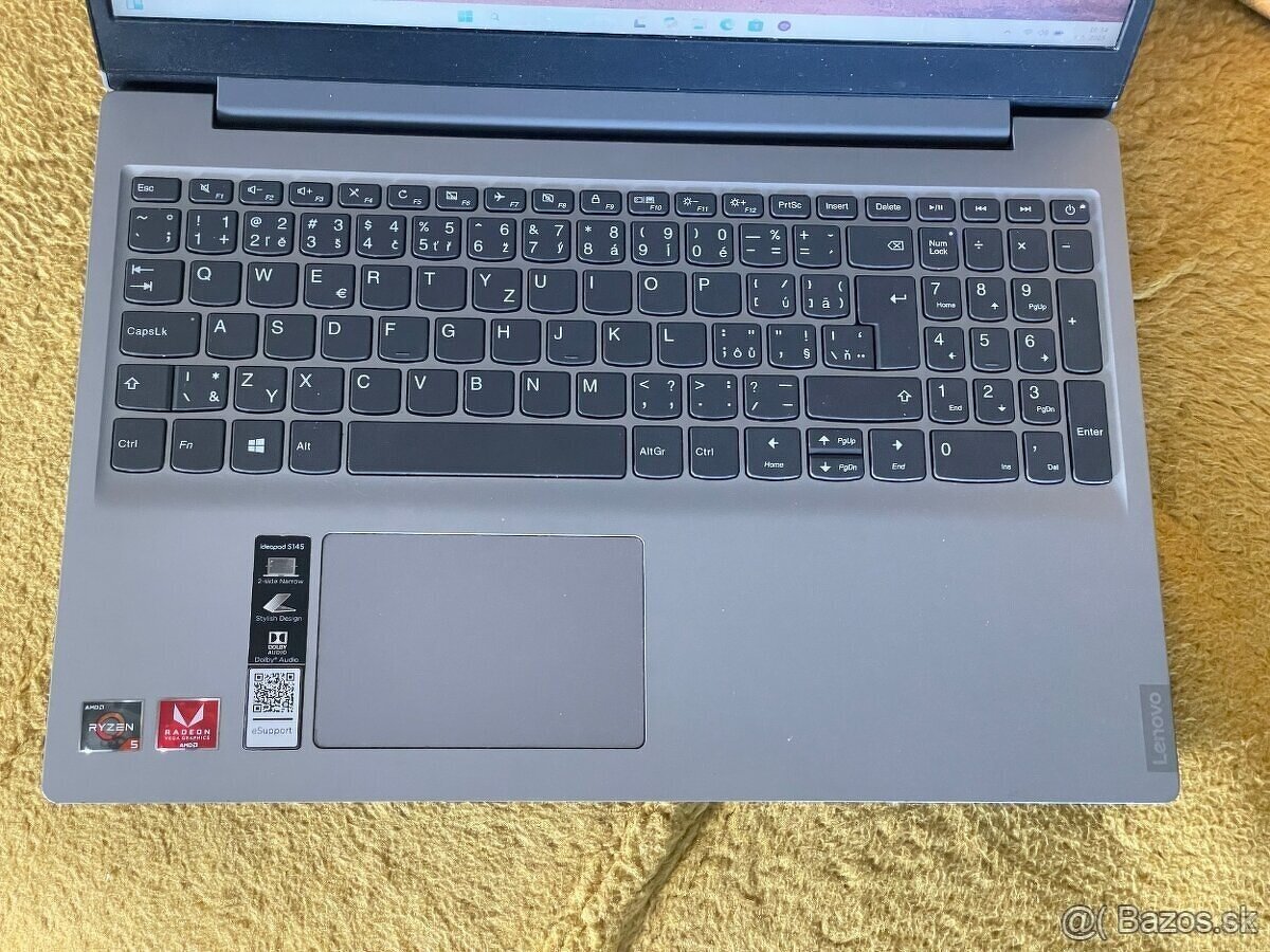 💻 Notebook AMD Ryzen 5 + Vega 8 | ako nový - 2