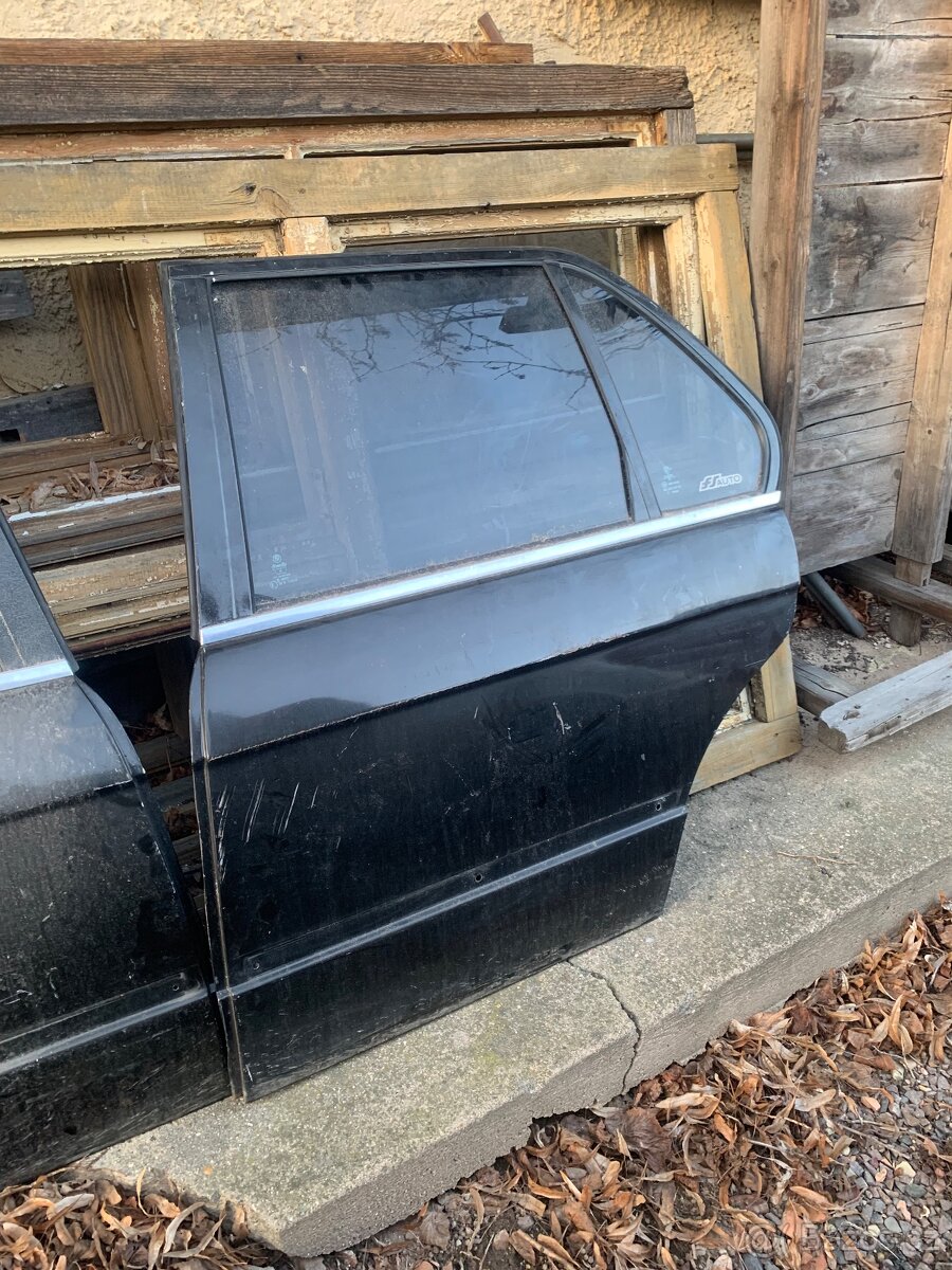 BMW E30 dveře - pouze volat - 2