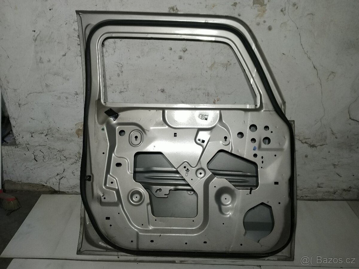 Hummer H3 - levé přední , levé zadní dveře