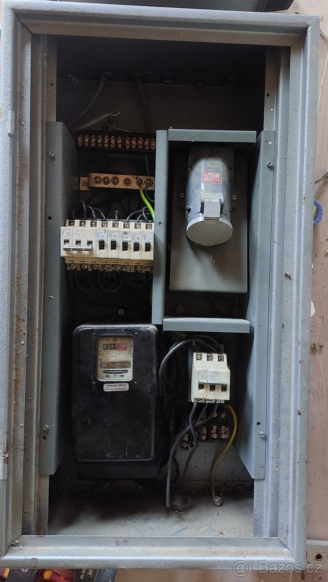 Plechový rozvaděč vč. zásuvky 380V - 2