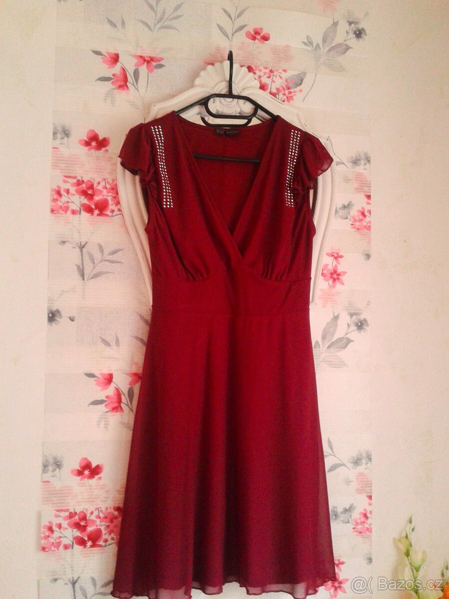 Elegantní společenské šaty 36/38 - 2