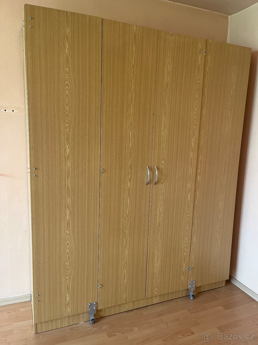 Skříňová sklápěcí postel - 2