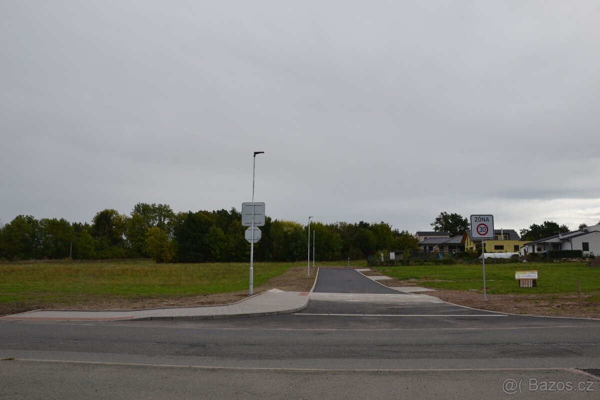 Prodej stavebních pozemků 911 a 912 m² Sezemice_Počaply - 2