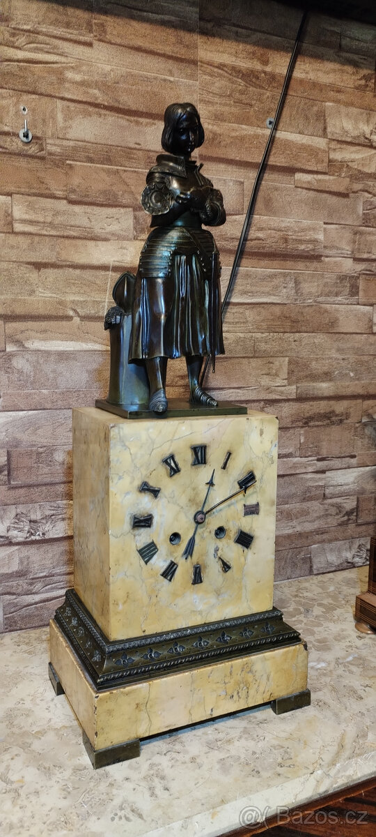 Vzácné stolní hodiny PLNÝ BRONZ JOHANKA Z ARKU. - 2