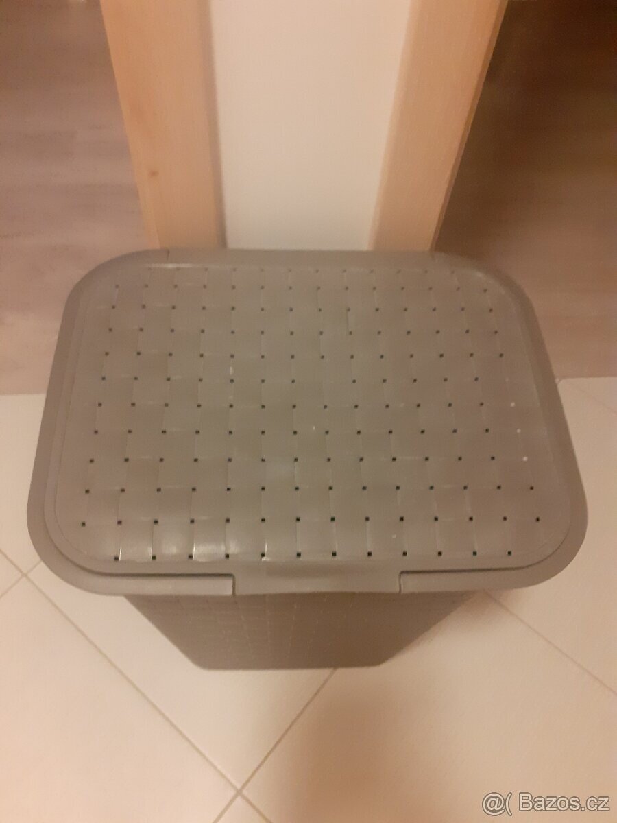 Koš. Plast. TOP stav. - 2