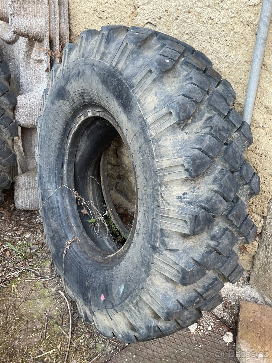Pneumatiky ZIL 131 12-20 - 2