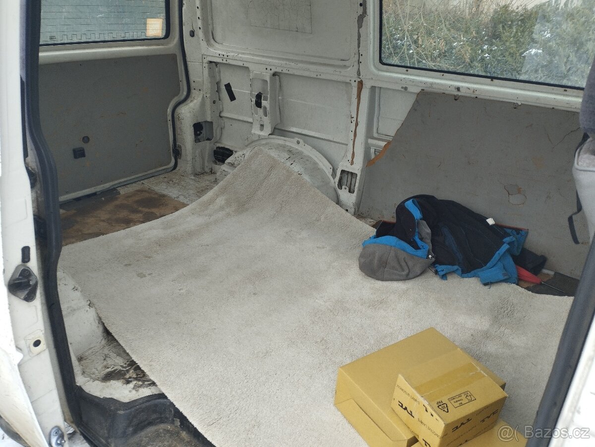 VW Transporter 1,9 TD - 2