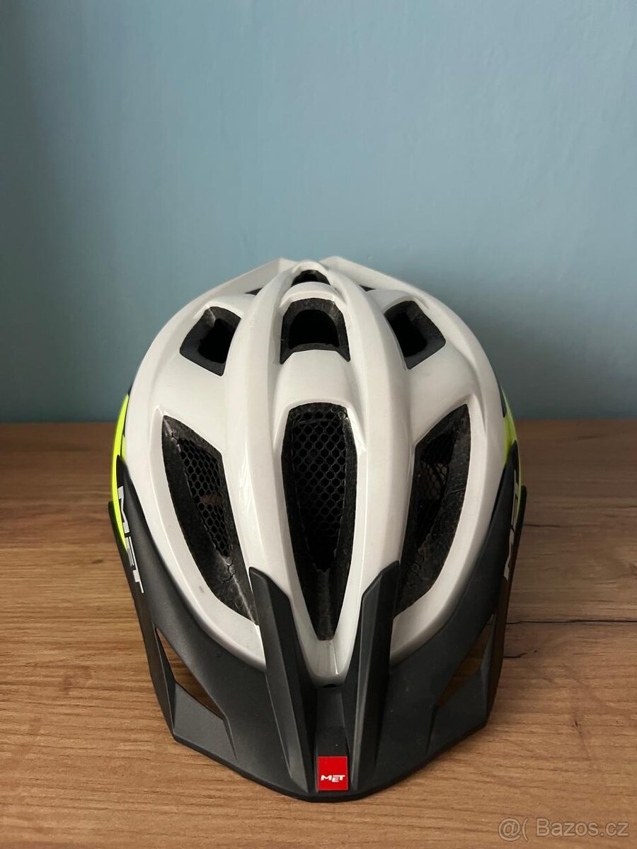 Cyklistická helma MET - 2