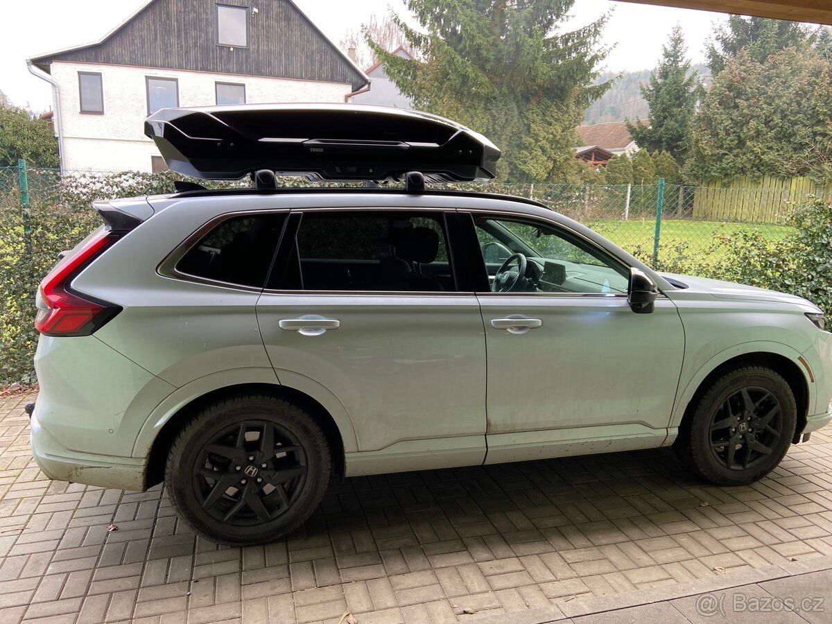 Pronájem/půjčení střešního boxu Thule Motion 3 L / Neumann - 2