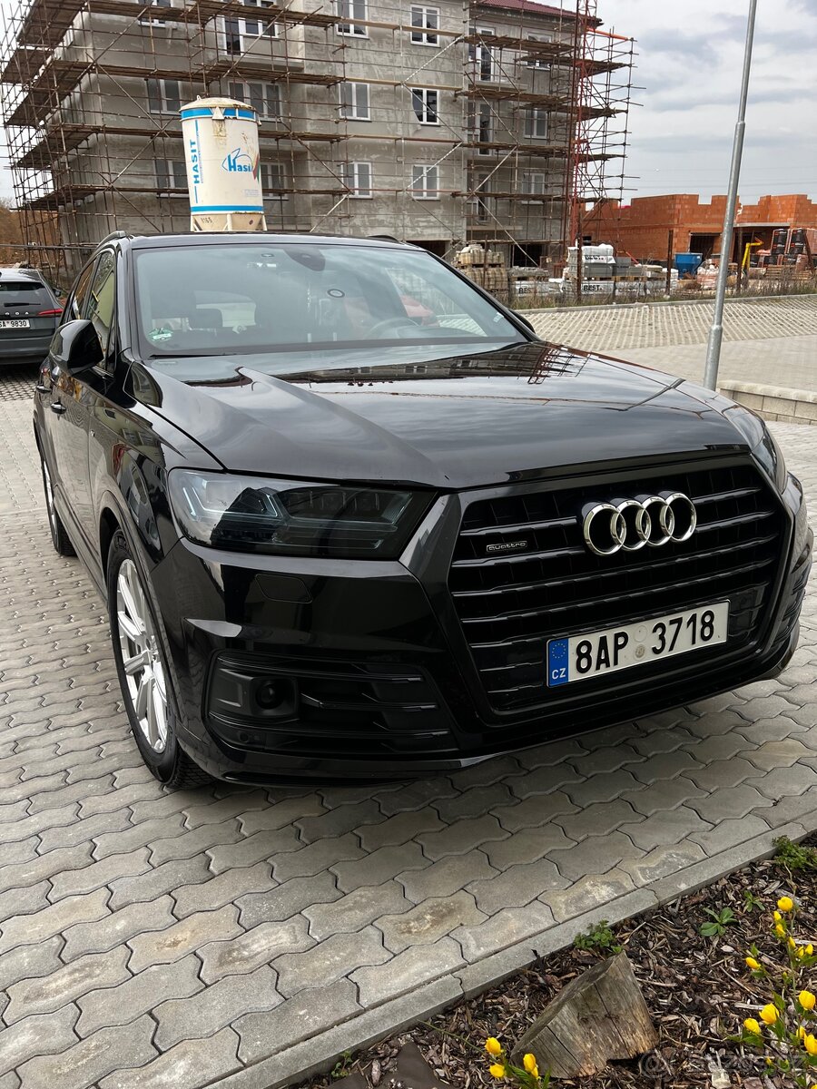 Audi Q7 S-line - 2