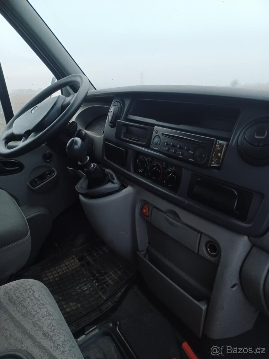 Rozpredám Renault Master 2.5Dci 84,88kw 2006 - 2