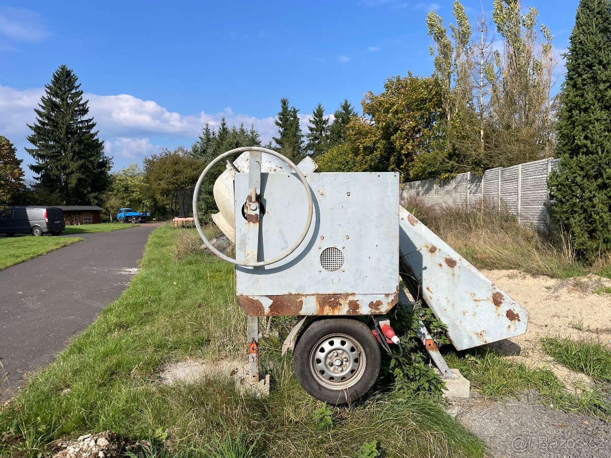 Stavební míchačka - 2