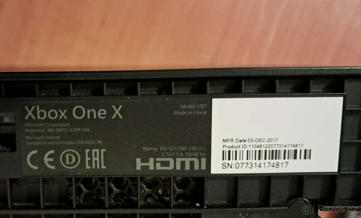 Konzole Xbox One X + ovladač - 2