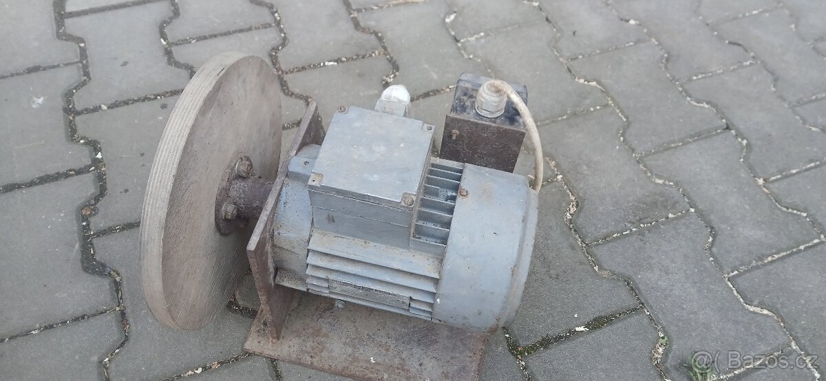Kotoučová bruska na dřevo - 2