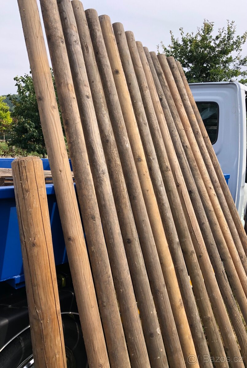 Půlkuláč, dřevěný kůl půlený - 2