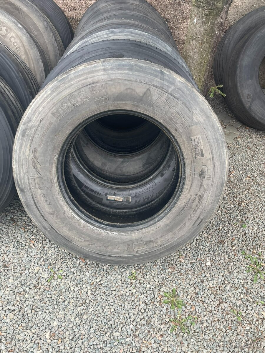 4ks - 315/70 R22,5 Protektor Recamic - 2