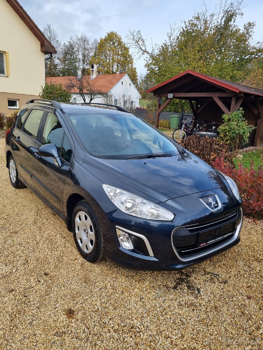 Peugeot 308 1.6 nafta 1.majitel - 2