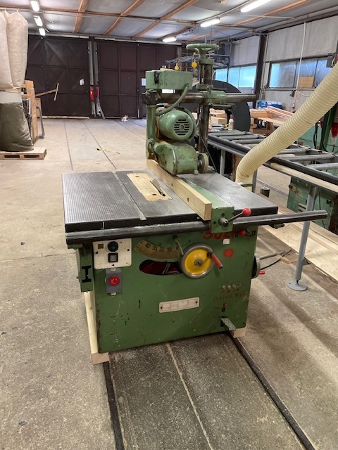 Pila s podavačem - 2