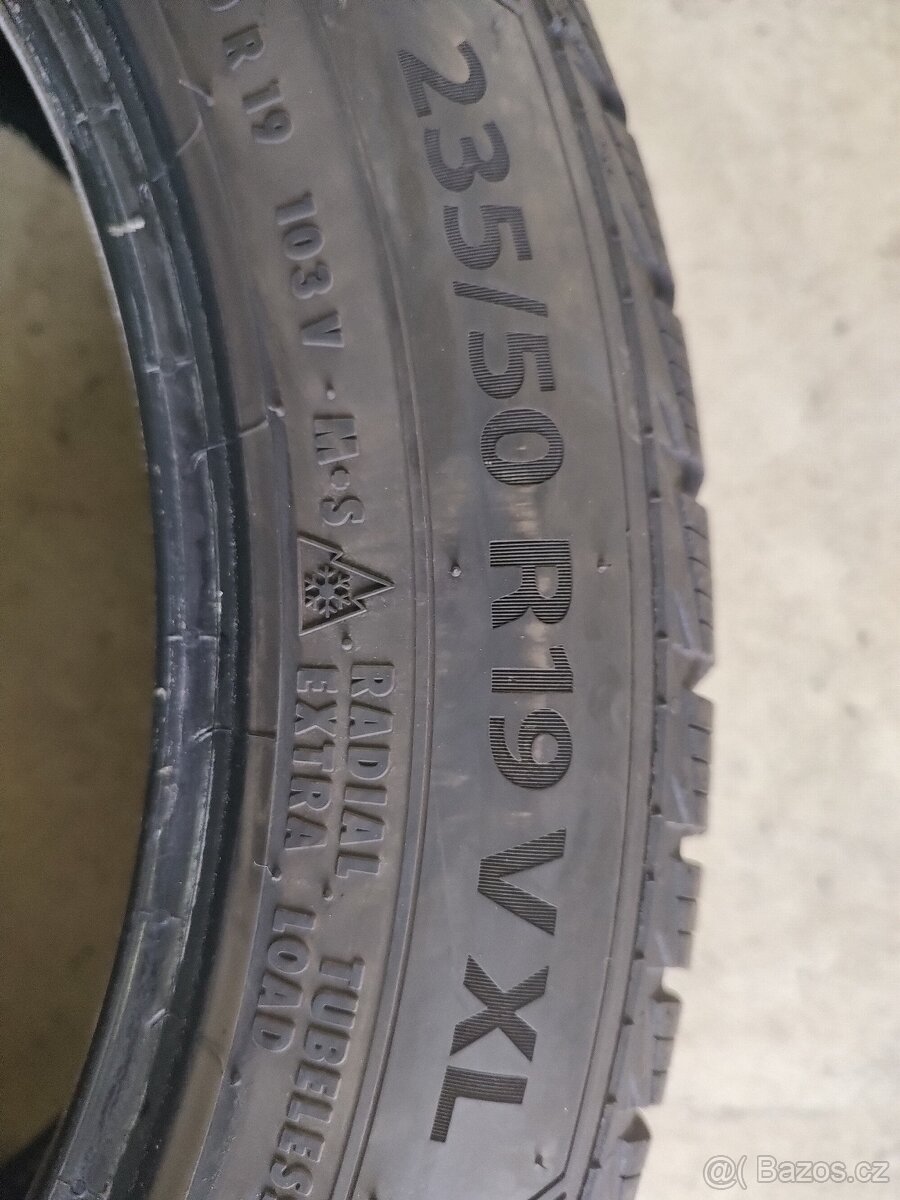 Zimní pneumatiky 235/50/19 - 2